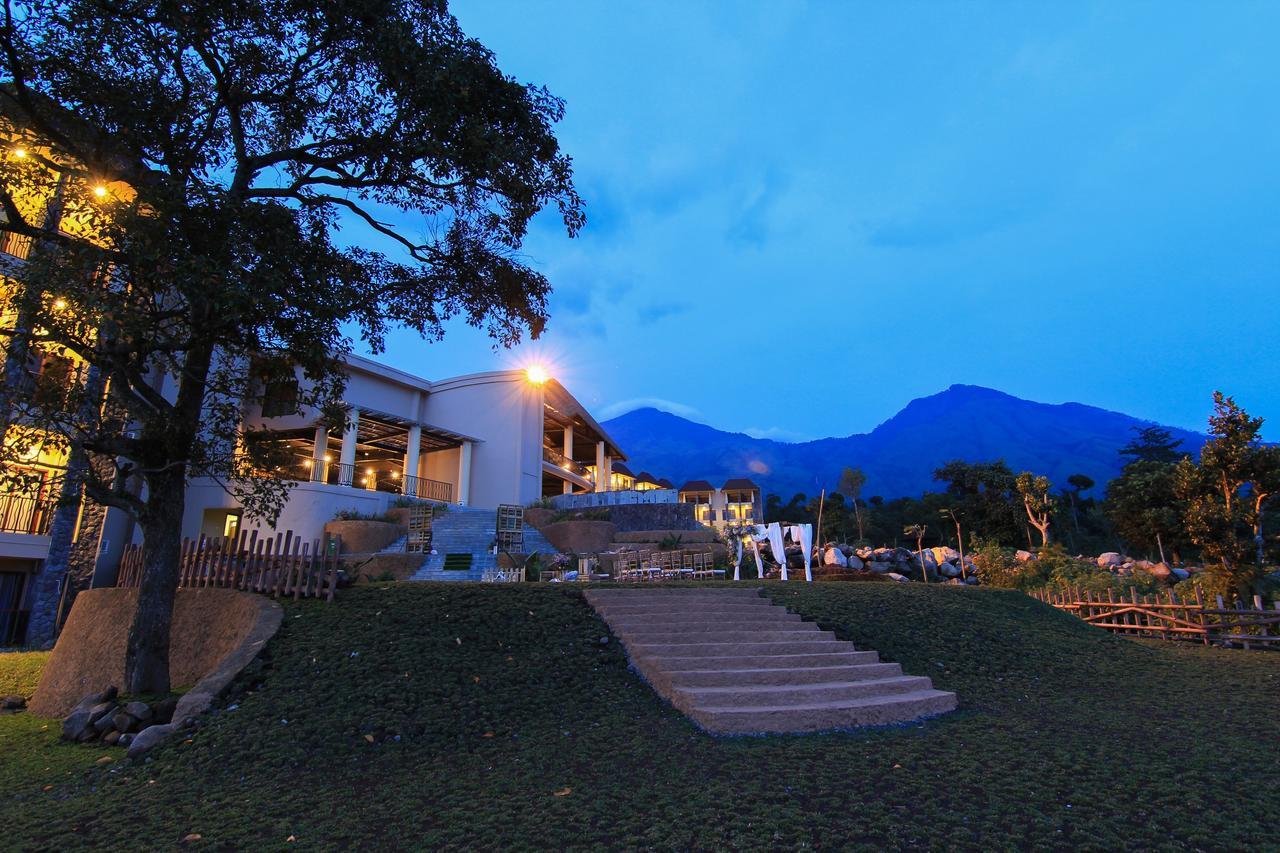 Baobab Safari Resort Prigen Exterior photo